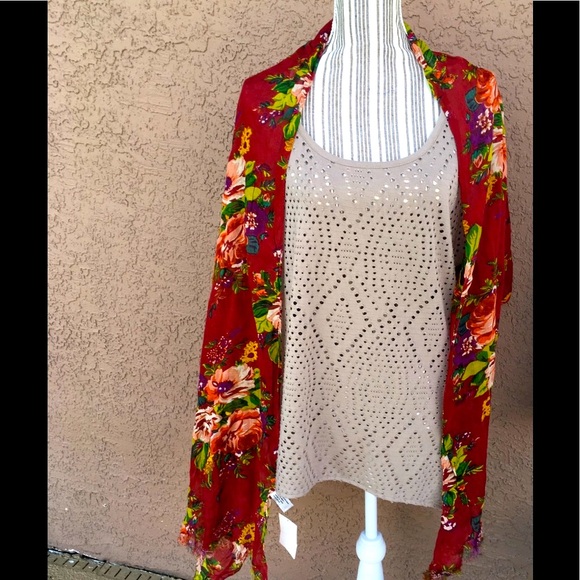 Scarf red & green with 4 different ways how to wear - Picture 7 of 8